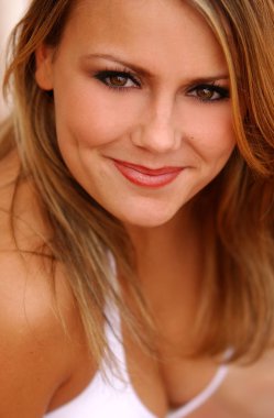 Güzel gözlü güzel Bayan