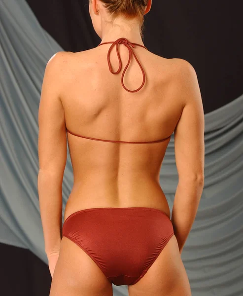 Sexy Blonde Skimpy Maroon Bikini Standing Sleek Slim Hour Glass — ストック写真