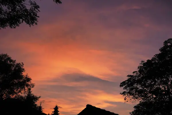 Cores de pôr do sol sonhadoras em thuringia — Fotografia de Stock