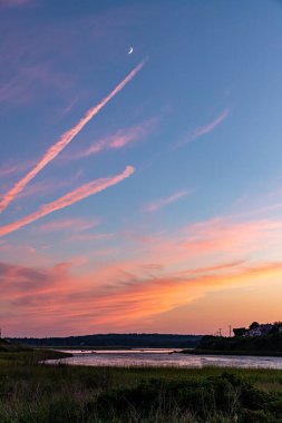 Samanyolu gökyüzü Rockport, Massachusetts 'te kalenin üstünde.