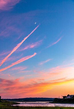 Samanyolu gökyüzü Rockport, Massachusetts 'te kalenin üstünde.