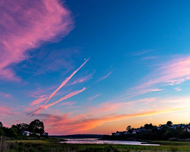 Samanyolu gökyüzü Rockport, Massachusetts 'te kalenin üstünde.