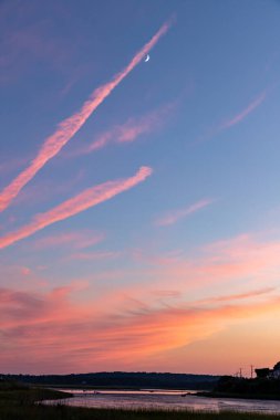 Samanyolu gökyüzü Rockport, Massachusetts 'te kalenin üstünde.