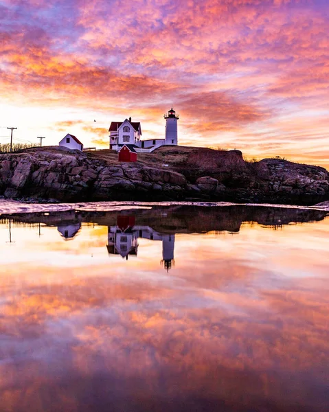 Leitosa Sobre Farol Oceano — Fotografia de Stock