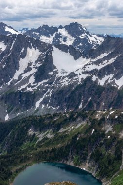 Kuzey Şelaleleri Ulusal Parkı 'nda seyahat macerası.