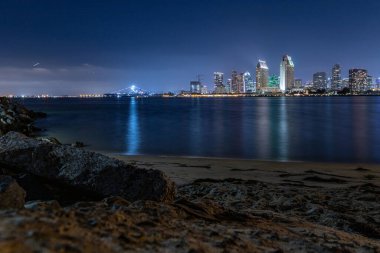 San Diego 'da uzun süre sahne ışıkları.