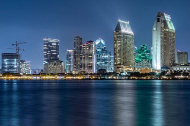 San Diego 'da uzun süre sahne ışıkları.