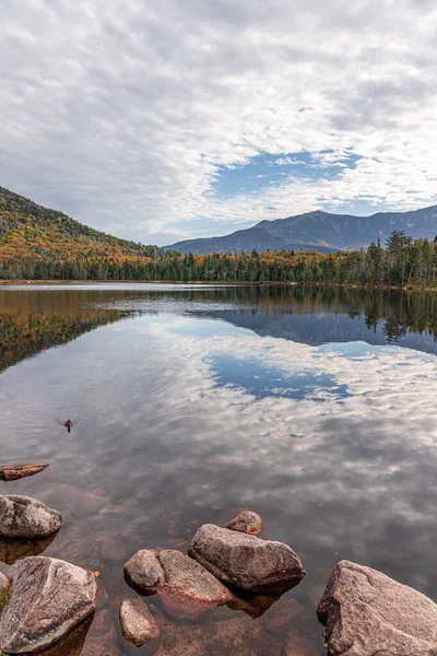 Vandring Vita Bergen New Hampshire Topp Nedgång Lövverk — Stockfoto