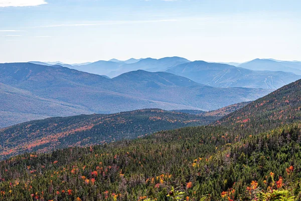 Vandring Vita Bergen New Hampshire Topp Nedgång Lövverk — Stockfoto