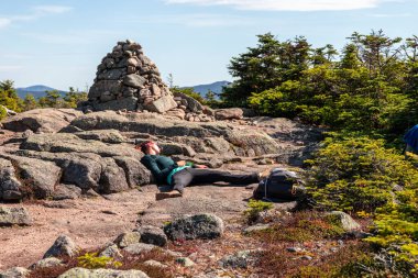 New Hampshire 'ın Beyaz Dağları' nda yürüyüş yapmak..
