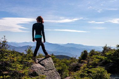 New Hampshire 'ın Beyaz Dağları' nda yürüyüş yapmak..