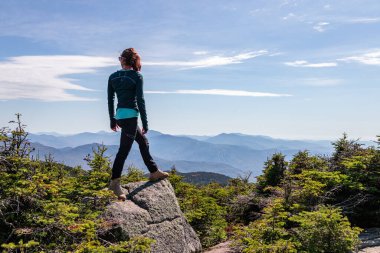New Hampshire 'ın Beyaz Dağları' nda yürüyüş yapmak..