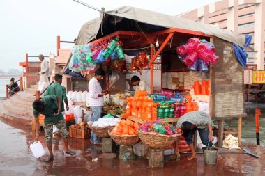 Hindular için en kutsal yer Haridwar, Har Ki Pauri Haridwar, Hindistan 'da Ganj kıyısında ünlü bir ghat. 