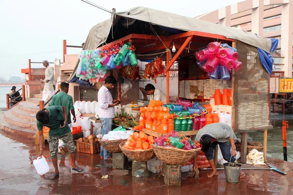 Hindular için en kutsal yer Haridwar, Har Ki Pauri Haridwar, Hindistan 'da Ganj kıyısında ünlü bir ghat. 
