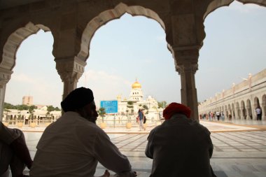 Tarihsel Sikh Banglasahib Gurudwara, ibadet evi, en iyi turist, hac mekanı, Yeni Delhi, Hindistan 