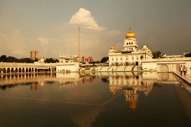 Tarihsel Sikh Banglasahib Gurudwara, ibadet evi, en iyi turist, hac mekanı, Yeni Delhi, Hindistan 