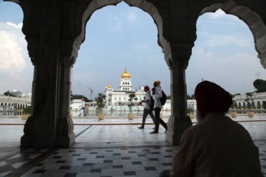Tarihsel Sikh Banglasahib Gurudwara, ibadet evi, en iyi turist, hac mekanı, Yeni Delhi, Hindistan 