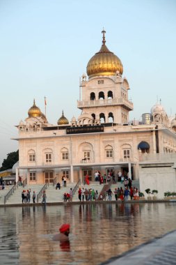 Tarihsel Sikh Banglasahib Gurudwara, ibadet evi, en iyi turist, hac mekanı, Yeni Delhi, Hindistan 