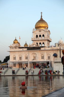 Tarihsel Sikh Banglasahib Gurudwara, ibadet evi, en iyi turist, hac mekanı, Yeni Delhi, Hindistan 
