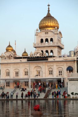 Tarihsel Sikh Banglasahib Gurudwara, ibadet evi, en iyi turist, hac mekanı, Yeni Delhi, Hindistan 