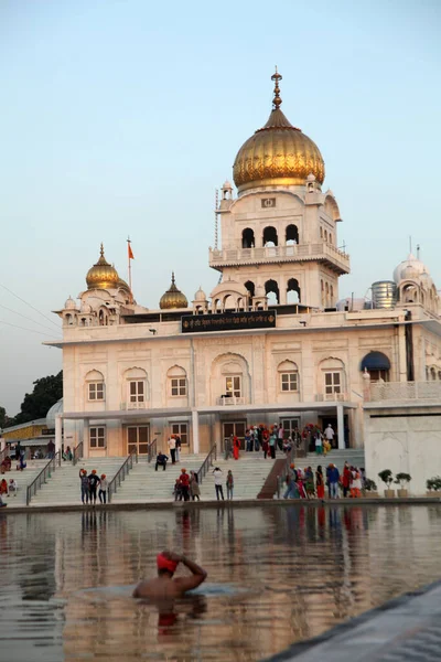 Tarihsel Sikh Banglasahib Gurudwara, ibadet evi, en iyi turist, hac mekanı, Yeni Delhi, Hindistan 