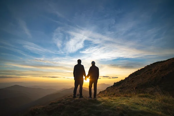 Casal Rocha Com Pitoresco Nascer Sol — Fotografia de Stock