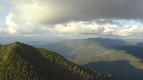 Let Nad Krásným Horským Lesem Hyperlapse — Stock video