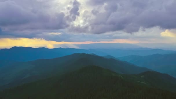 Vuelo Por Encima Las Montañas Hermoso Fondo Del Amanecer Hiperlapso — Vídeos de Stock