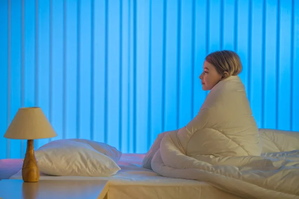 Sleepy Girl Sitting Bed Evening Night Time — Stock Photo, Image