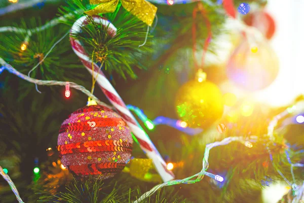 Ghirlanda Palline Vetro Sull Albero Natale — Foto Stock