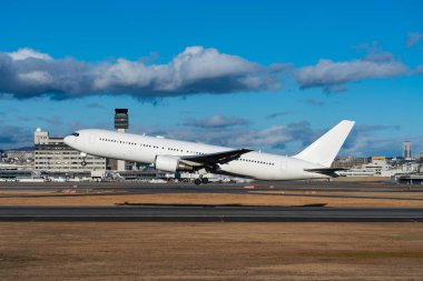 Jet uçağı mahaline alarak