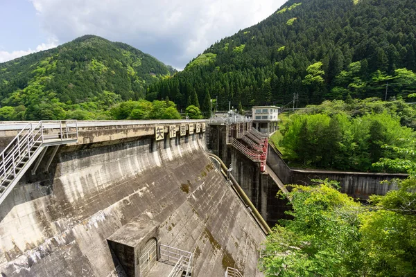 Aichi, Japonya'daki Yahagi İkinci Barajı Manzarası.