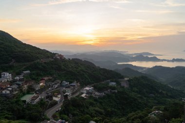Taipei alacakaranlıkta Jiufen eski şehir Cityscape, Tayvan.