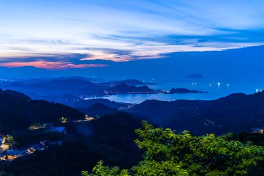 Taipei, Tayvan Jiufen eski şehir günbatımı görünümü.