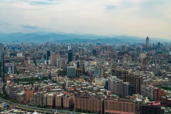 Letecký pohled na Taipei City v Taipei, Tchaj-wan. — Stock fotografie