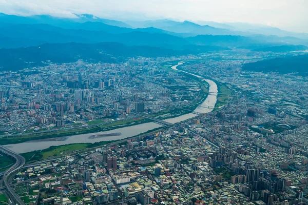 Widok z lotu ptaka Taipei City w Tajpej, Tajwan. — Zdjęcie stockowe