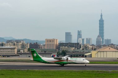 Uni Air ATR ATR-72-600 iniş 