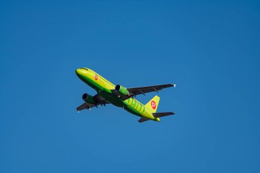 S7 Havayolları Airbus A320-200 kalkış