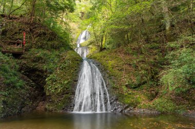 Atera Seven Falls 'un (Atera-No-Nanataki) Aichi, Japonya' daki manzarası.