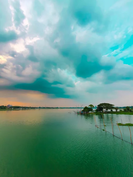 Río Bangladesh Durante Temporada Lluvias Con Nubes Cielo — Foto de Stock