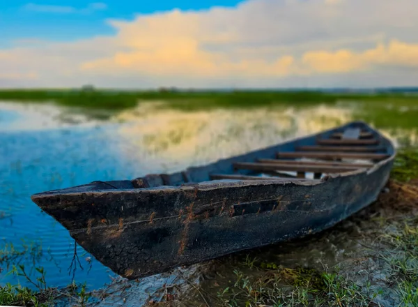 Empty Wooden Boat Side River South Asian Village Rainy Season — Stock Photo, Image