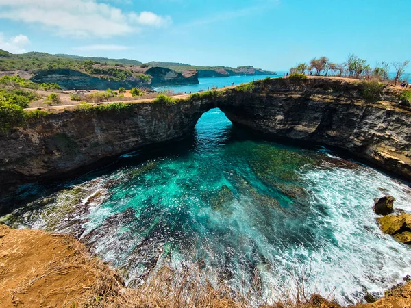 Amplia Vista Del Famoso Puente Roto Bali Desde Acantilado Famoso — Foto de Stock