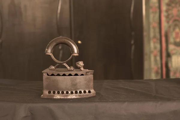 Eski demir mahsulü.