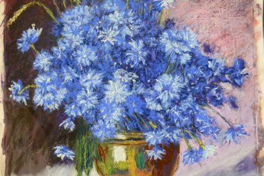 Doku. Kağıda kuru yumuşak pastel çiziyorum. Vazoda çiçeklerle dolu bir hayat.