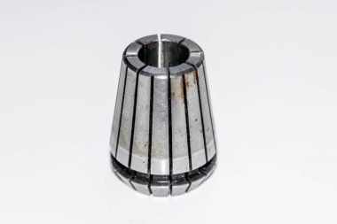 Pas lekeli, seçici odak noktası beyaz olan değirmen makinesi için Chuck Spring Collet.