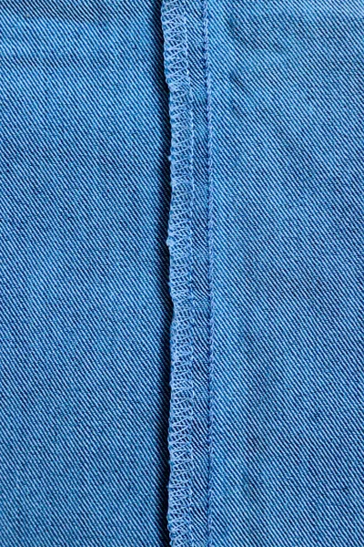 Üstü Dikişli Mavi Kot Kumaşın Tarafının Yakın Çekimi — Stok fotoğraf