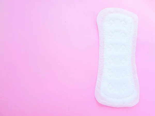 Higiene íntima mulheres acessórios. Almofadas sanitárias diárias. Ciclo menstrual . — Fotografia de Stock