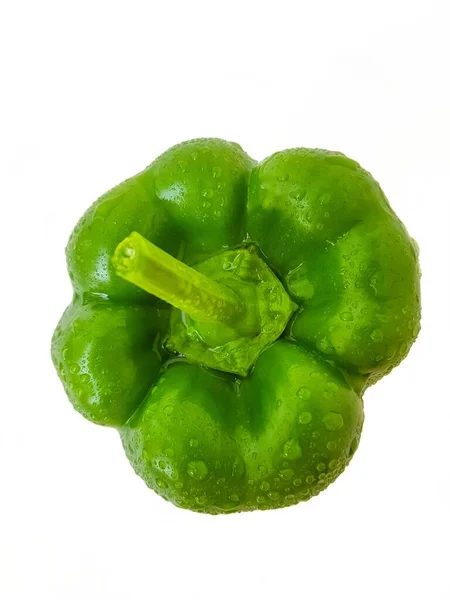 Pimiento verde sobre fondo blanco. El concepto de una dieta saludable. — Foto de Stock