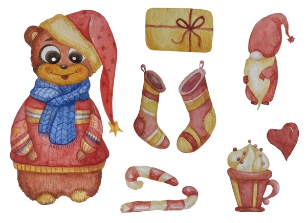 Набор новогодних декоративных рисунков. Милый плюшевый мишка в праздничной одежде и шляпе, волшебный гном и рождественские чулки, чашка с десертом и карамелью, подарок. Акварель. Белый фон — стоковое фото