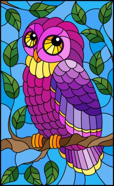 Gökyüzüne karşı duran bir ağaç dalında duran muhteşem mor baykuşlu vitraylı bir resim.